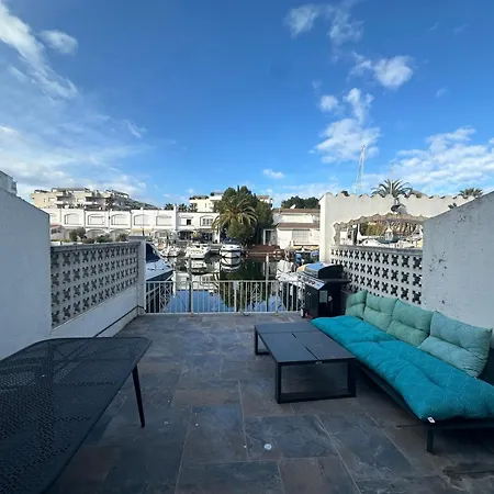 Casa Con Amarre روساس